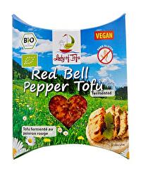 Der Red Bell Pepper Tofu - Der Name dieser Kreation von Lord of Tofu klingt erst einmal gewöhnungsbedürftig, aber unter dem sperrigen Namen verbirgt sich ein echter Tausendsassa.