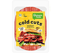 COLD CUTS Salami Style von Vantastic Foods gibt es jetzt auch als Salamiaufschnitt für Freunde der deftigen Kost! Geschmacklich erinnert der Aufschnitt an grobe Räuchersalami.