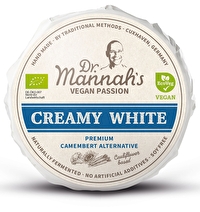 Der neue Creamy White aus dem Hause Dr. Mannah's ist eine edle Camembert-Alternative auf Blumenkohlbasis.