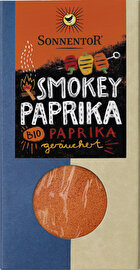 Smokey Paprika von Sonnentor ist ein Bio-Grillgewürz, das sich perfekt für Marinaden eignet. Mit seinen feinen, rauchigen Paprikaaromen ist es für ein herzhaftes Grillen prädestiniert!