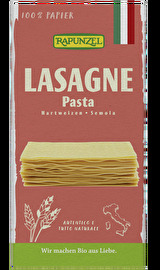 Die Lasagne-Platten von Rapunzel sind ohne Vorkochen verwendbar und sorgen für geschichtetes Vergnügen.