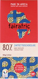 Die Zartbitterschokolade von fairafric mit einem Kakaoanteil von 80% ist der perfekte Snack für alle, die ihre Schoki gerne etwas herb mögen.
