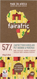 Die Zartbitterschokolade mit Baobab und Moringa und einem Kakaoanteil von 57% von fairafric wurde zu Ehren des Unabhängigkeitsjahrs von Ghanas - 1957 - kreiert.