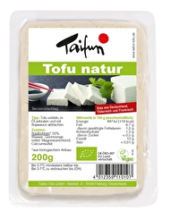 Der Tofu Natur von Taifun im 200g-Pack eignet sich als neutraler Basis-Tofu für allerlei Verfeinerungen und passt sich deinem eigenen Geschmack an.
