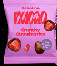 Die Crunchy Strawberries von nucao sind ein toller, süßer Snack für zwischendurch.