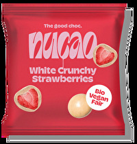 Die White Crunchy Strawberries von nucao gibt es nun auch in kakaohaltiger, heller Bio-Hülle. Zart schmelzend und durch das gewohnt schonende Trocknungsverfahren knackig und kompromisslos lecker.