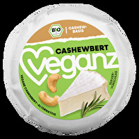 Der Cashewbert von Veganz sieht vielleicht aus wie ein Camembert, aber natürlich findest du hier keine Kuhmilch.