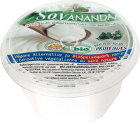 Der SOYANANDA Speisequark-Alternative Natur ist eine pflanzliche Alternative zu Quark aus fermentiertem Soja. Nicht pasteurisiert und damit wirklich frisch und wertvoll als pflanzliche Fett- und Eiweißquelle.