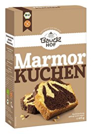 Die Bio Marmorkuchen Backmischung von BauckHof bringt den beliebten Kuchen mit dem hübschen Muster auch auf deine Kaffeetafel.