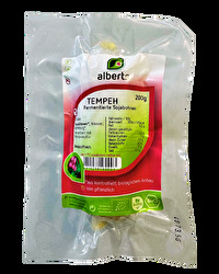 Das natürlich fermentierte Tempeh von alberts ist eine effiziente Quelle für hochwertiges, rein pflanzliches Protein, daneben reich an Mineralstoffen und Vitaminen und mit einem leicht säuerlichen Geschmack unglaublich lecker.