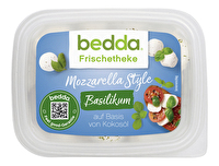 Die Mozzarella Style Minis mit Basilikum von bedda bringen mediterranen Genuss auf den Teller.