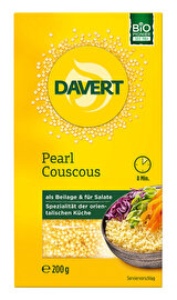 Der Pearl Couscous von Davert ist eine besondere Art von Pasta aus Hartweizengrieß, die optisch an übergroße Couscous-Körner erinnert.
