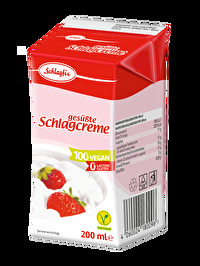 Die einzigartige gesüßte Schlagfix Schlagcreme von LeHa im Haushalts-Format zaubert die im Handumdrehen luftige, vegane Schlagsahne auf den Kuchenteller.