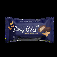 Was entsteht wenn zartschmelzende Cashew-Kokos-Creme auf vollmundige Schokolade und weichen Keks trifft? In diesem Fall sind es die grandiosen Cashew Choc Caramel Pralinis von Lini's Bites.