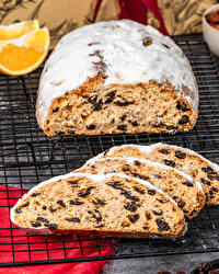 Der vegane sächsische Christstollen in Bio-Qualität von planeo - unverzichtbar für ein traditionelles Weihnachtsfest!