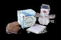 Der Winter&Weihnachten Überraschungswürfel von PLAYin CHOC enthält zwei Stückchen köstliche Bio-Schokolade, eine 