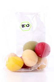 Die bunten Nasch-Eier von rosmarin BIOBACK kommen in fünf unterschiedlichen, peppigen Farben daher und enthalten alle feinstes Marzipan. Jetzt im Vegan-Shop von kokku kaufen!