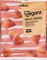 Wenn du die Fruity Peaches von Veganz naschst, wirst du ggf. an sommerliche Tage erinnert.