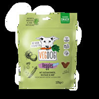 Die Veggies Skincare von Vegdog sind ein ausgezeichneter Snack für Deinen Vierbeiner, wenn Dir die Haut des Hundes wichtig ist. Dank Kelpalge und Hanf pflegen diese Leckerlies auf Kastanienbasis die Haut und pflegen zudem das Fell!