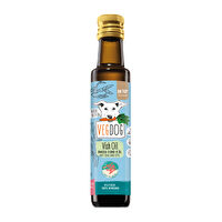 Das Vish Oil von VEGDOG besteht aus wertvollem Hanf-, Lein- und Algenöl und liefert deinem Vierbeiner damit wichtige Fettsäuren.