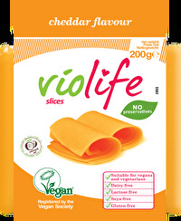 Scheiben Cheddar von Violife ist genau der richtige vegane Schmelz für alle, die es etwas herzhafter wollen! Der Cheddar von Violife ist sehr gut zum Toasten und Überbacken geeignet - ein echter Alleskönner!