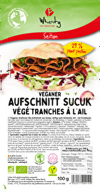 Der vegane Sucuk Aufschnitt von Wheaty ist wie der türkische Klassiker kräftig gewürzt, hat eine leichte Schärfe und ist mit ordentlich Knoblauch versehen.