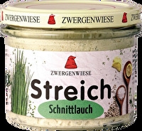 Der vegane Brotaufstrich Schnittlauch Streich von Zwergenwiese kommt mit vielem leckeren Schnittlauch daher, was ihn herzhaft und frisch zugleich macht. Auch als Dipp gibt er eine sehr gute Figur ab!