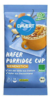 Der Hafer Porridge Cup Bienenstich von Davert bringt Dir den Geschmack des klassischen Sonntagskuchens direkt auf den Frühstückstisch.