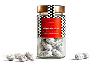 Die Lebkuchen Style Schoko Bites von La Mara sind knackige Mandeln in einem Mantel aus Schokolade mit winterlichen Gewürzen.