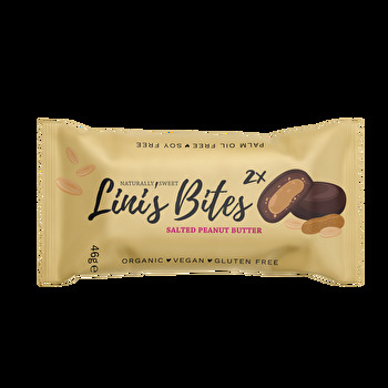 Der Name Salted Peanut Butter Pralinis klingt schon verheißungsvoll. Aber diese weiche Kekskugeln, umhüllt von knackig-aromatischer Schokolade und leicht salziger Erdnusscremefüllung schmecken sogar noch viel besser als der Name klingt!