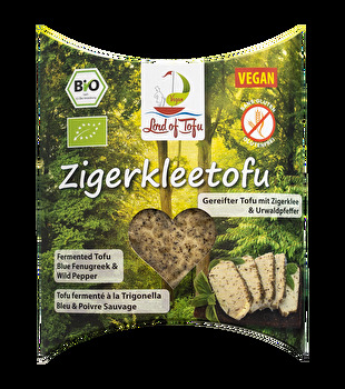 Der Zigerkleetofu mit Urwaldpfeffer von Lord of Tofu eignet sich wunderbar als leckerer Brotbelag, gewürfelt im Salat oder auch auf der Pizza.