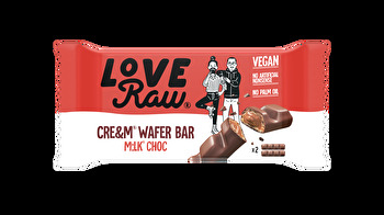Wenn du einen gewissen Schokoriegel bislang in der veganen Variante vermisst hast, kommt dir der Cre&m Wafer Bar M:lk Choc von LoveRaw sicherlich gelegen.