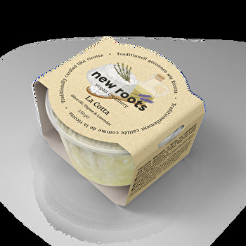 Der La Cotta mit Olivenöl, Thymian und Lavendel von New Roots verfeinert deinen Salat mit dem gewissen Extra.