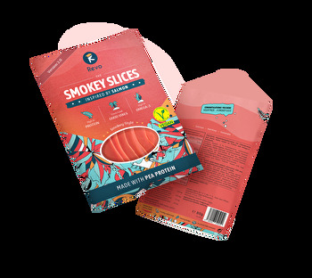 Wenn du die beste Räucherlachs-Alternative suchst, die der Markt aktuell zu bieten hat, solltest du unbedingt den Smokey Style Slices von Revo probieren.