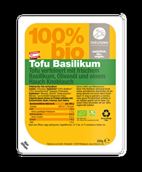 Der Tofu Basilikum von TOFUTOWN ist neben Basilikum auch mit Olivenöl und Knoblauch verfeinert.