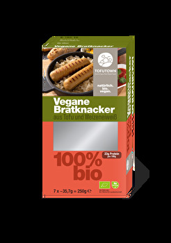 Die veganen Bratknacker von Tofutown bestehen aus Tofu- und Weizeneiweiß und sind damit ein richtiger Proteinlieferant.