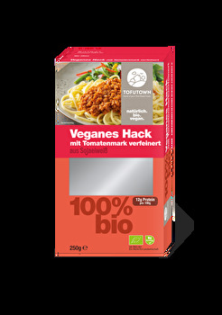 Mit dem veganen Hack mit Tomatenmark von TOFUTOWN kannst du dich kreativ in der Küche austoben.