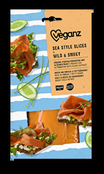 Die Sea Style Slices Wild & Smoky von Veganz sind eine vegane Alternative zu Räucherlachs mit Algenextrakt.