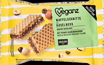 Die Waffelschnitte Haselnuss von Veganz vereint knusprige Waffel mit cremiger Haselnussfüllung.
