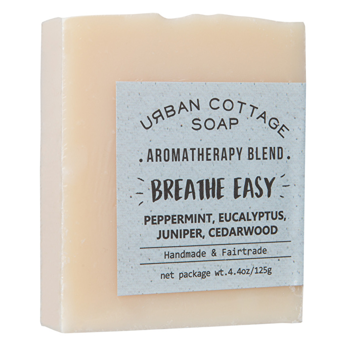 Urban Cottage Soap Breathe Easy beinhaltet wertvolle ätherische Öle von Pfefferminz, Wacholder, Eukalyptus und Zedernholz.