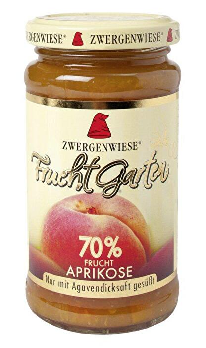 Der Fruchtaufstrich FruchtGarten Aprikose von Zwergenwiese besteht zu 70% aus Aprikosen, fruchtiger kann es kaum werden.