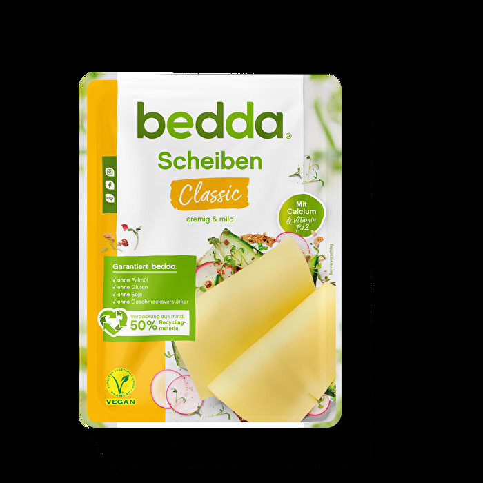 Die Scheiben Classic von Bedda sind eine milde pflanzliche Käsealternative für Deine vegane Brotzeit.