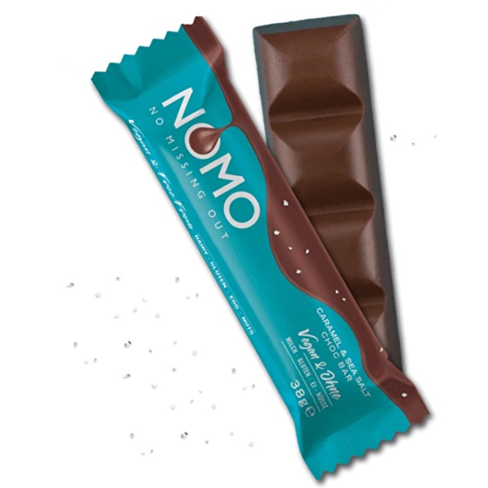 Der Caramel & Sea Salt Choc Bar von Nomo zaubert dir ein unwiderstehliches Geschmackserlebnis auf die Zunge.