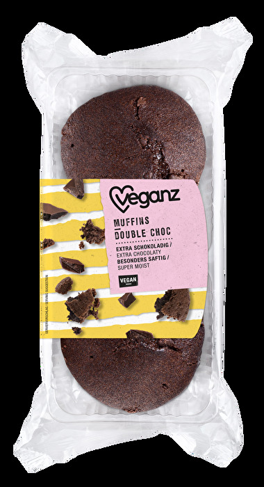 Wir finden, eine bessere Kombi als Schokolade mit Schokolade gibt es kaum und das dachte sich auch Veganz bei der Kreation des Muffins Double Choc.