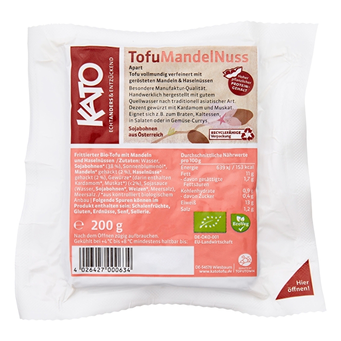 Der Tofu Mandel Nuss von Kato kommt mit einem leichten Nussaroma daher, der ihn zu einem echt exzellenten Kandidaten fürs Brot macht.