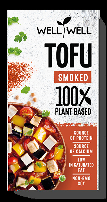 Der Tofu geräuchert von Well Well eignet sich hervorragend als Aufschnitt oder als Leckerbissen im Salat.