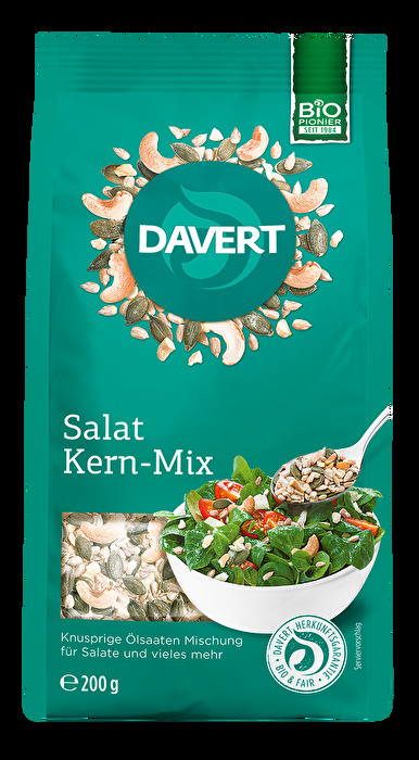 Ob frisch in der Pfanne angeröstet oder roh, der Salat Kern-Mix von Davert verfeinert dir deine Mahlzeiten mit dieser aromatischen Kombination aus erlesenen Ölsaaten und mild-nussig schmeckenden Cashewkernen.