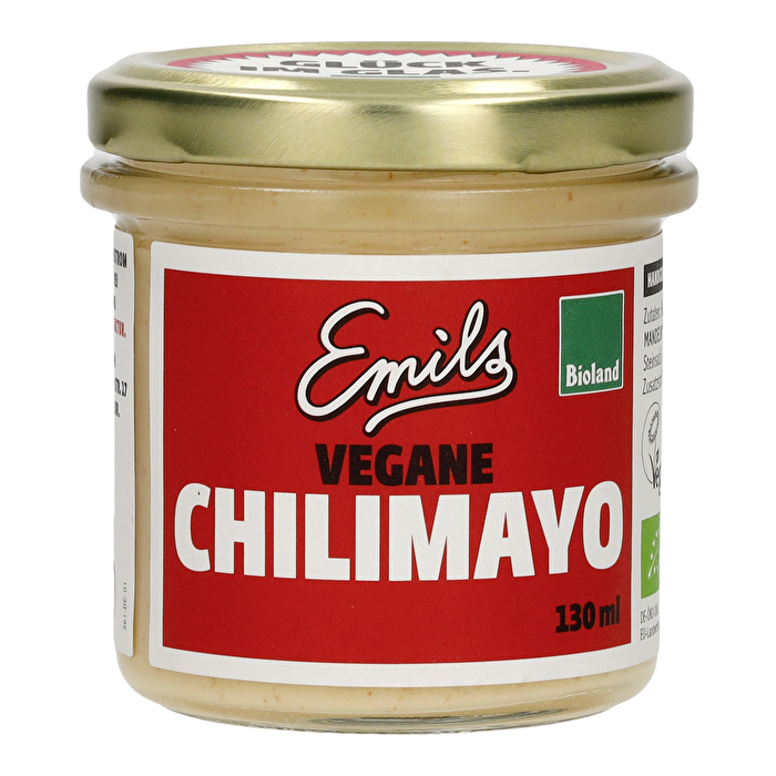 Die Chilimayo von Emils Bio Manufaktur besticht mit seiner feurigen Chili-Schärfe, gepaart mit einer cremigen Konsistenz, die nicht nur ohne Ei auskommt, sondern auch ohne jegliche Zusatzstoffe.
