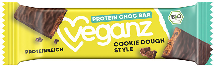 Der Protein Choc Bar Cookie Dough Style von Veganz zeigt endlich, dass vegane Protein Bars auch geschmacklich überzeugen können.
