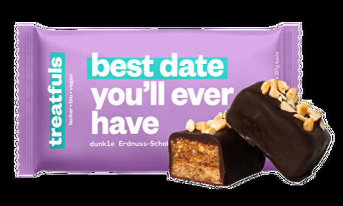 In dem °best date you'll ever have° Riegel von treatfuls wird salziges Dattelkaramell mit knusprigen Erdnüssen kombiniert.